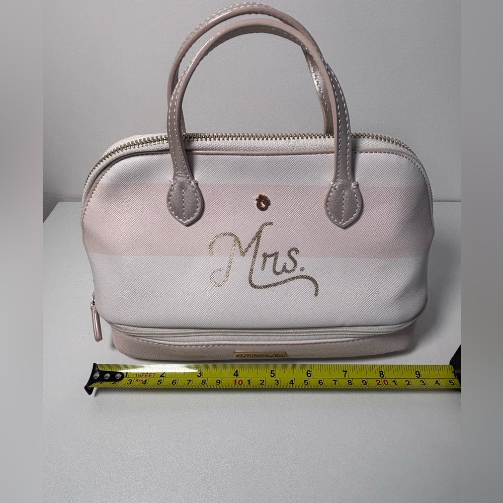 NWOT | Bridal “Mrs.” White Cosmetic Bag | Spartina 449 Travel Tote - Picture 7 of 9